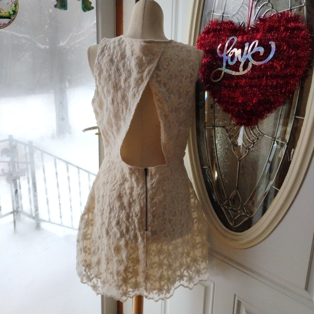 Elegant White Lace Dress By Blu Pepper - Picture 2 of 15